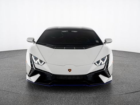 Used 2023 Lamborghini Huracan Tecnica RWD image 9