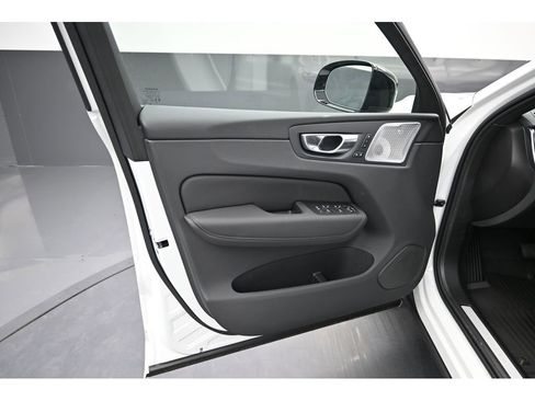 New 2026 Volvo XC60 T8 Ultra w/ Climate Package AWD/4WD image 9