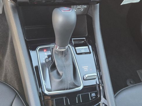 Used 2026 Jeep Compass Latitude image 15