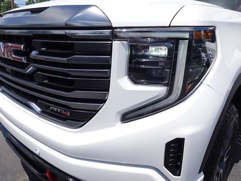 Used 2024 GMC Sierra 1500 AT4 w/ Technology Package AWD/4WD image 76