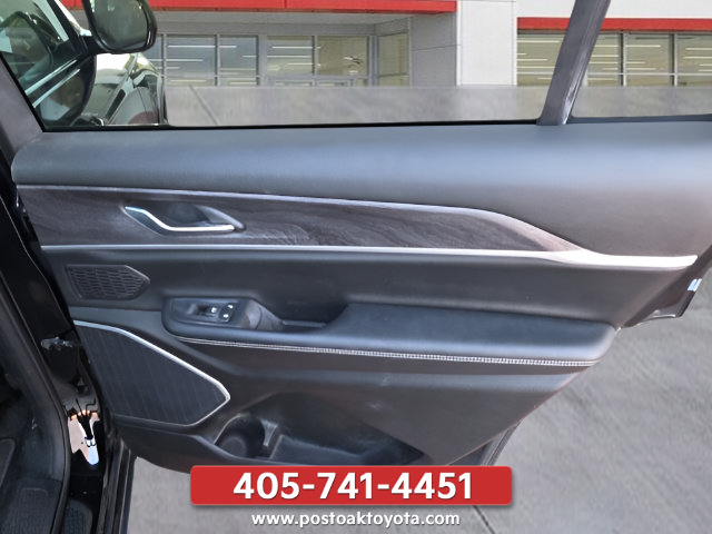Used 2021 Jeep Grand Cherokee L Limited AWD/4WD image 36