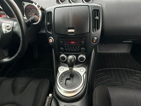 Used 2016 Nissan 370Z Coupe image 4