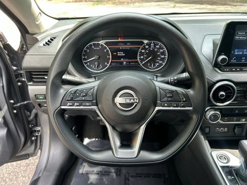 Used 2024 Nissan Sentra SV FWD image 21