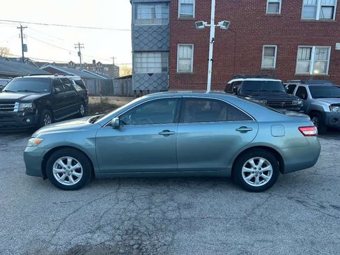 Used 2011 Toyota Camry image 5