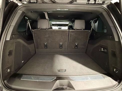 Used 2025 Cadillac Escalade ESV Premium Luxury image 23