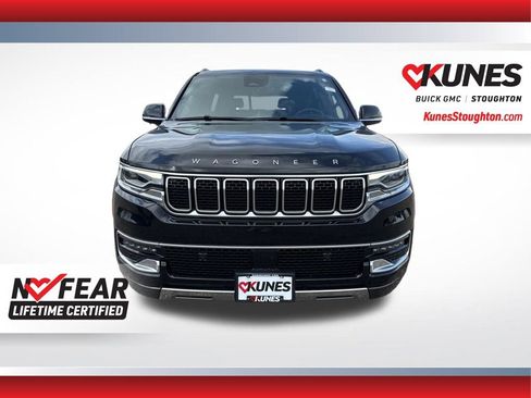 Used 2022 Jeep Wagoneer Series III w/ Rear Seat Video Group 1 AWD/4WD image 5
