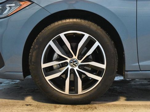 Used 2025 Volkswagen Jetta SE FWD image 25