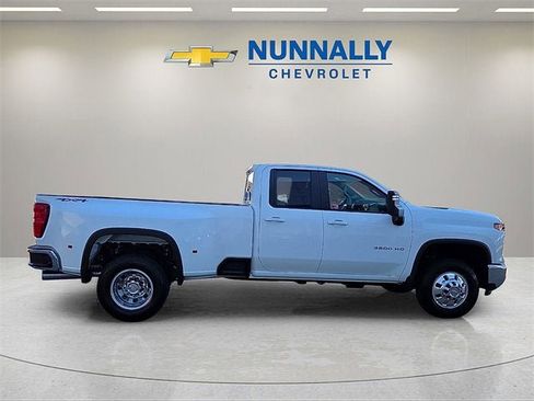 New 2026 Chevrolet Silverado 3500 LT image 6
