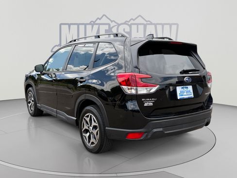Used 2023 Subaru Forester Premium AWD/4WD image 3