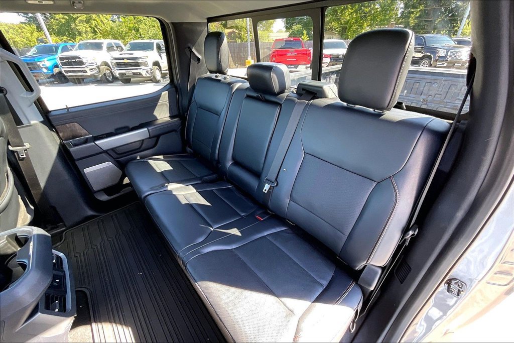 Used 2023 Ford F250 Lariat w/ Lariat Ultimate Package AWD/4WD image 32