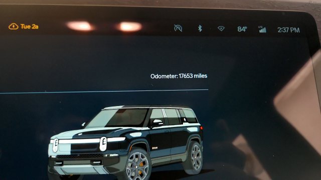 Used 2024 Rivian R1S Adventure Quad AWD/4WD image 53