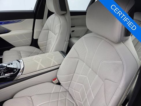 Certified 2023 BMW i7 xDrive60 AWD/4WD image 11