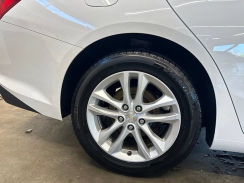 Used 2017 Chevrolet Malibu LT FWD image 32