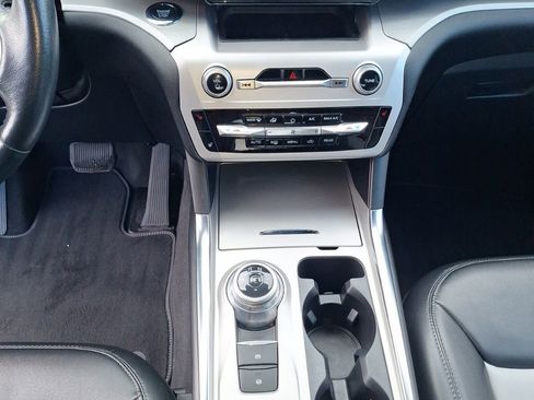 Used 2022 Ford Explorer XLT w/ Equipment Group 202A image 12