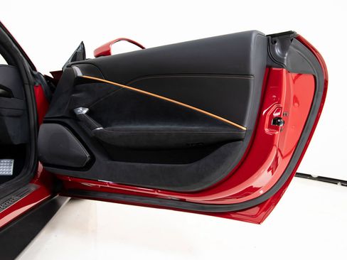 Certified 2025 Ferrari Roma Spider RWD image 22