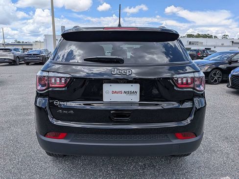 Used 2026 Jeep Compass Latitude AWD/4WD image 4