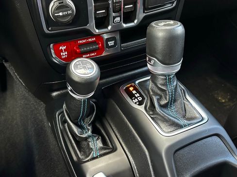 Used 2023 Jeep Wrangler Unlimited Rubicon 4xe w/ Steel Bumper Group image 18