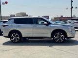 Used 2023 Mitsubishi Outlander SE image 5