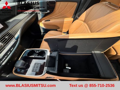 Used 2023 Lexus LS 500 AWD w/ Luxury Package image 32