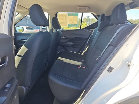 Used 2024 Nissan Kicks SV image 14