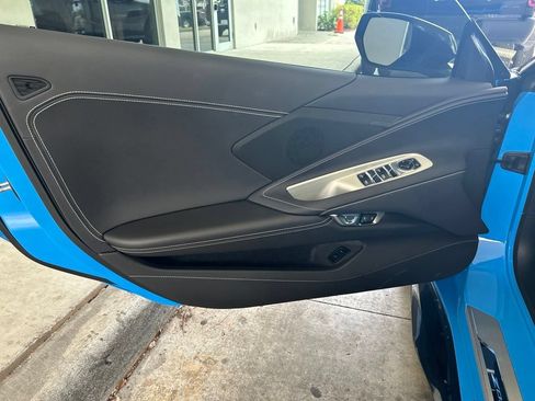 Used 2025 Chevrolet Corvette Z06 RWD image 30