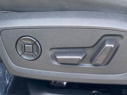 Used 2023 Audi Q4 e-tron Premium Plus w/ Premium Plus image 11