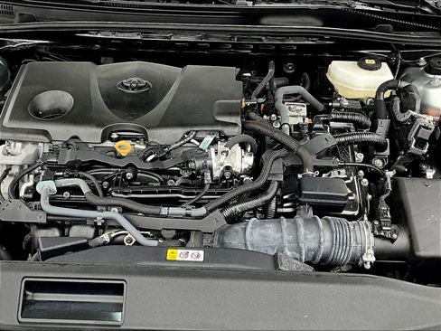 Used 2025 Toyota Camry LE image 30