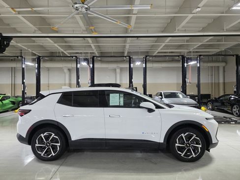 Used 2025 Chevrolet Equinox EV LT image 13