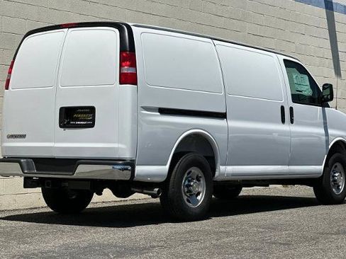 New 2026 Chevrolet Express 2500 w/ Driver Convenience Package RWD image 4