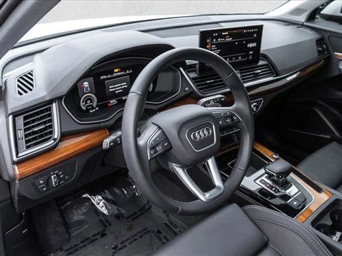 Used 2023 Audi Q5 e Premium Plus w/ Premium Plus Package image 10