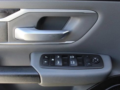 Used 2023 RAM 1500 Big Horn AWD/4WD image 10
