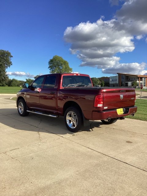 Used 2017 RAM 1500 Express AWD/4WD image 3