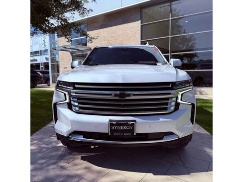 Used 2021 Chevrolet Tahoe High Country RWD image 3