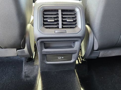 Certified 2023 Volkswagen Taos SE FWD image 15