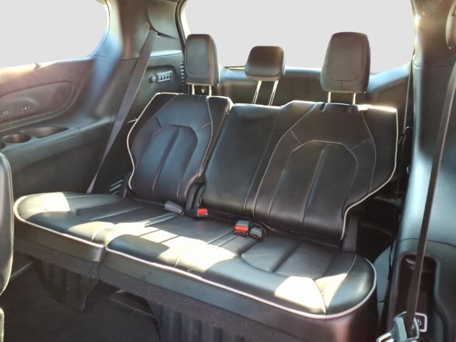 Used 2024 Chrysler Pacifica Limited w/ Uconnect Theater Family Group FWD image 29