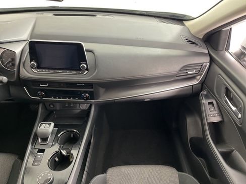 Used 2024 Nissan Rogue SV image 18