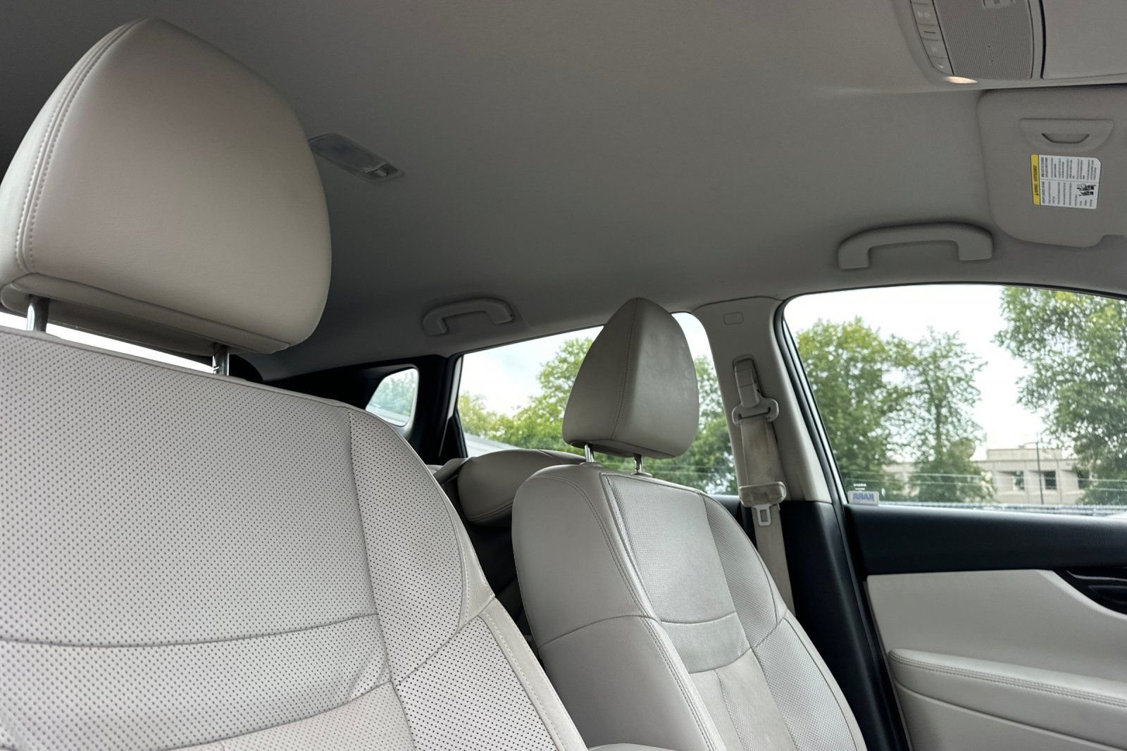Used 2022 Nissan Rogue Sport SL AWD/4WD image 19