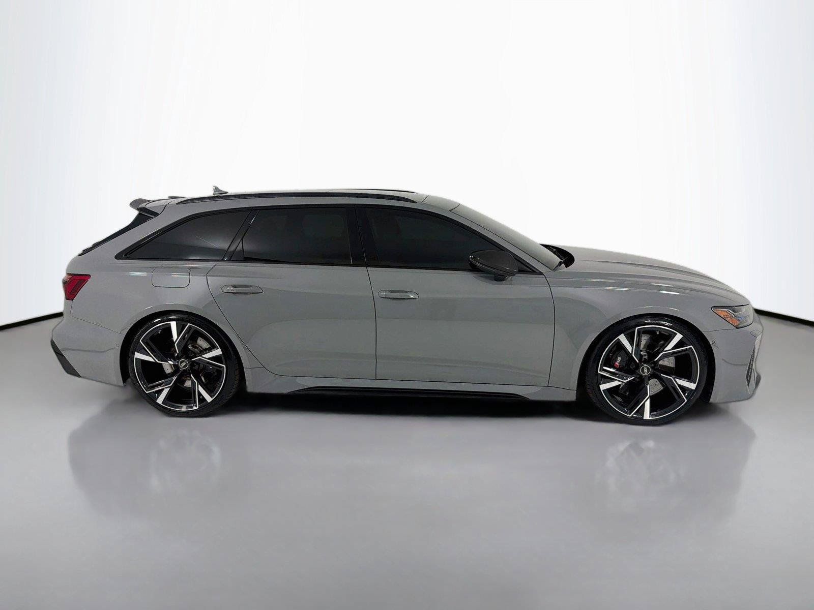 Used 2022 Audi RS 6 AWD/4WD image 33