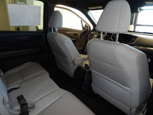 Used 2023 Honda Passport EX-L image 17