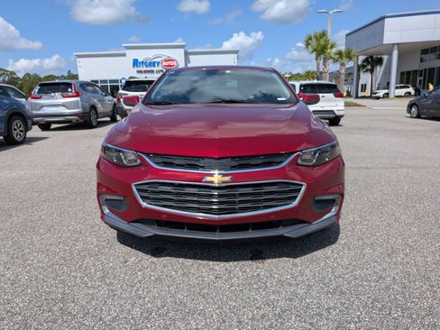 Used 2018 Chevrolet Malibu Premier w/ Premier Sun and Wheel Package FWD image 9