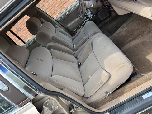 Used 1989 Lincoln Town Car Signature image 36