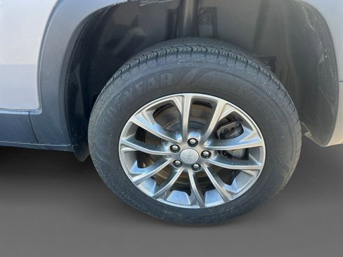 Certified 2021 Jeep Cherokee Latitude Lux image 8