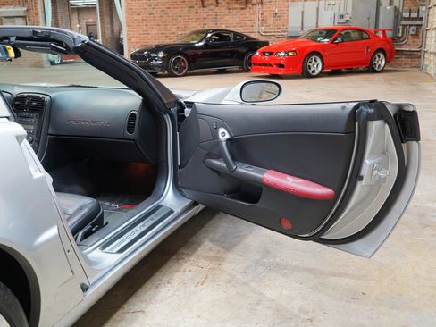 Used 2010 Chevrolet Corvette Grand Sport w/ Preferred Equipment Group RWD image 48