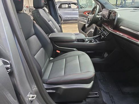 New 2026 Chevrolet Traverse Z71 w/ Enhanced Driving Package AWD/4WD image 13