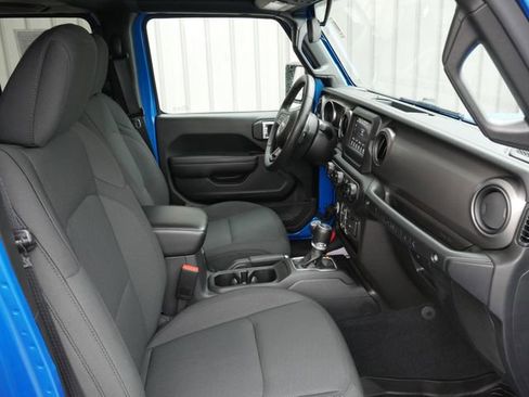 Used 2022 Jeep Wrangler Unlimited Sport AWD/4WD image 25