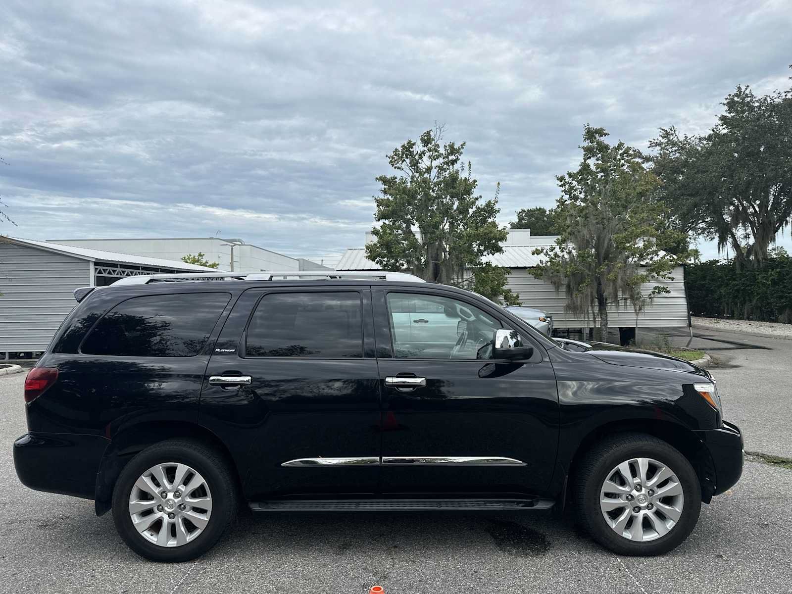 Used 2018 Toyota Sequoia Platinum AWD/4WD image 7