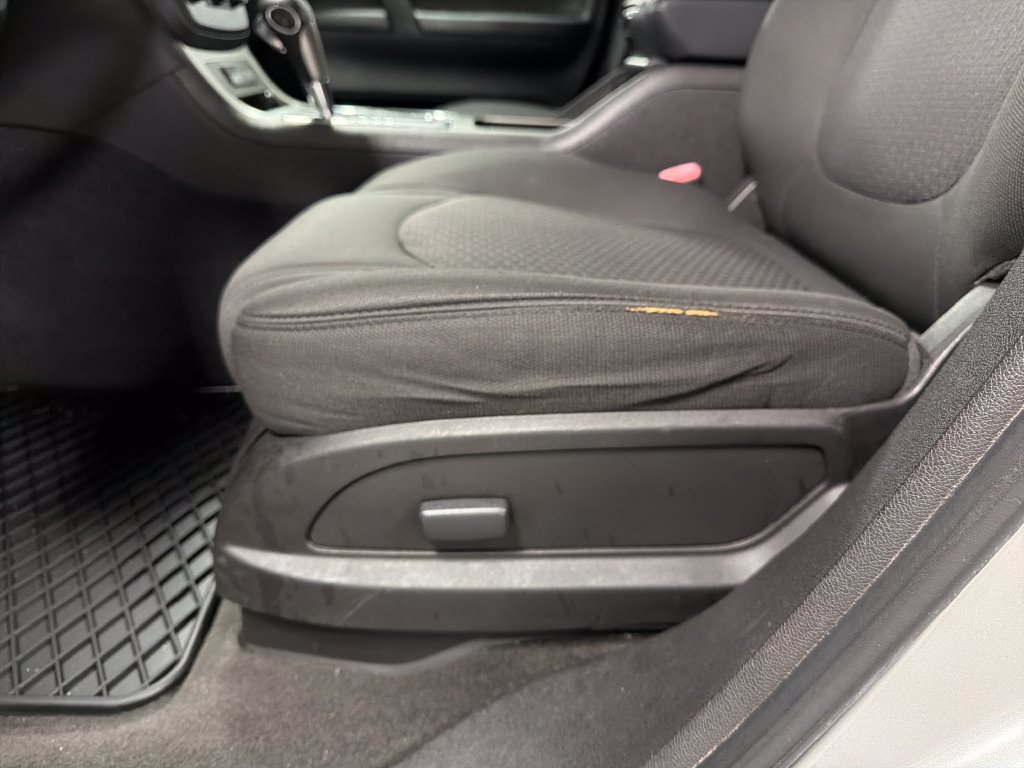 Used 2009 Saturn Outlook XE w/ Convenience Package FWD image 22