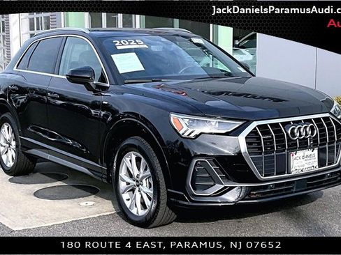 Used 2025 Audi Q3 2.0T Premium w/ Convenience Package image 9
