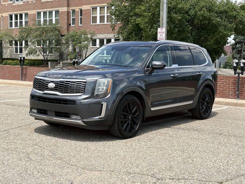 Used 2020 Kia Telluride SX w/ Towing Package FWD image 2