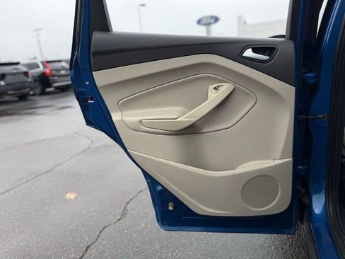 Certified 2019 Ford Escape SE image 15